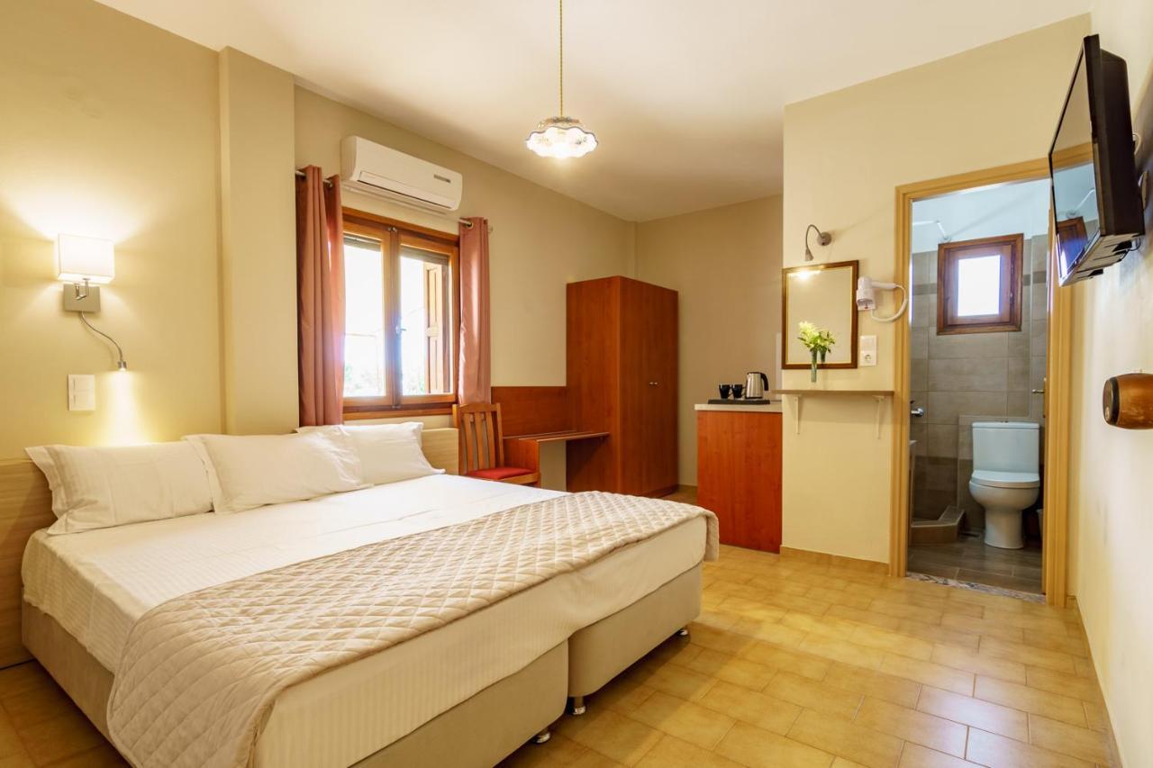 Irini Studios Skyros Buitenkant foto