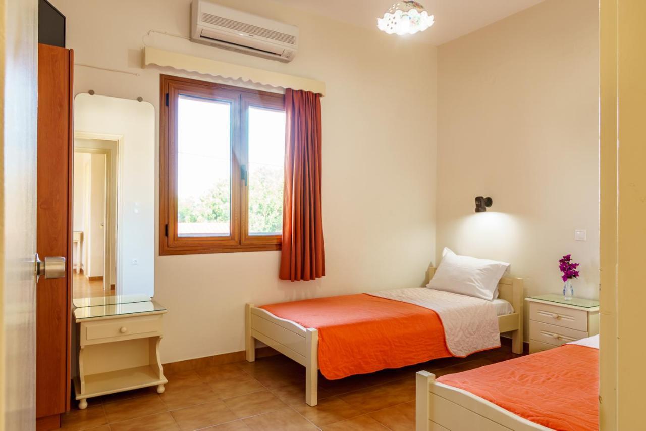 Irini Studios Skyros Buitenkant foto
