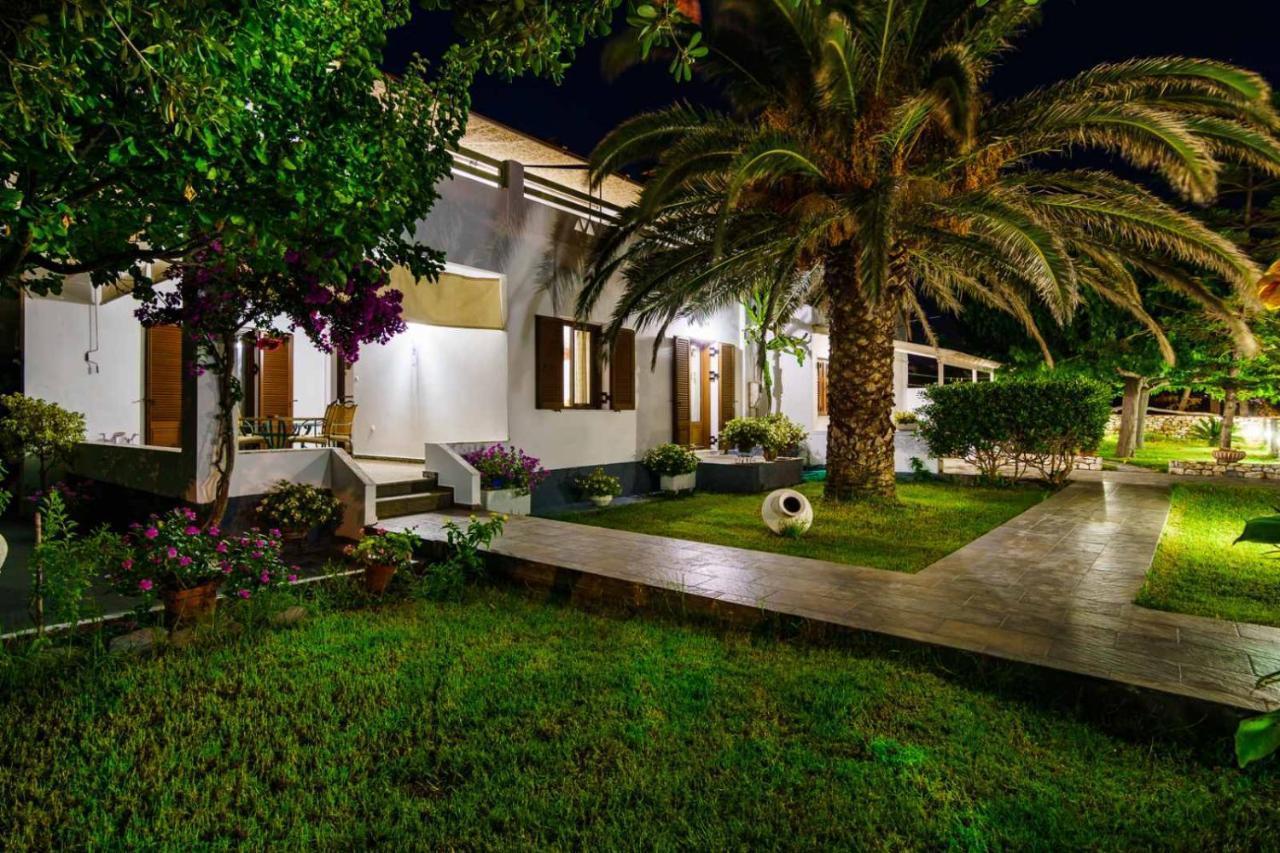 Irini Studios Skyros Buitenkant foto